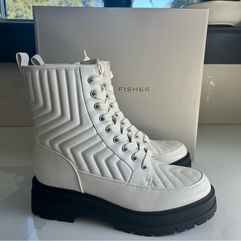 Marc Fisher Quilted Faux Leather Pierce Ivory Combat Boot Women’s Sz 8 Med BNWB - Picture 5 of 10